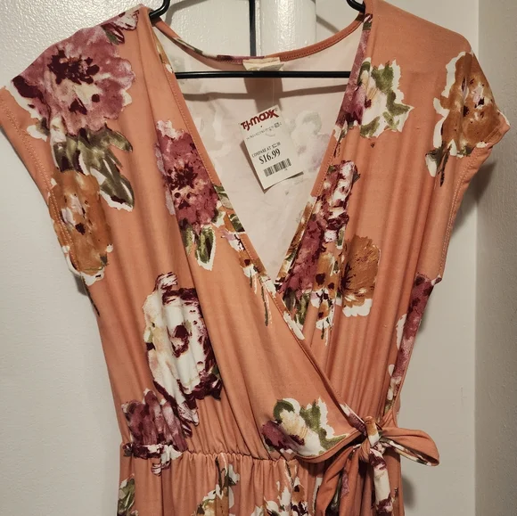 Peach Colored Jumper with side tie - Picture 1 of 5